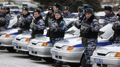 R­u­s­y­a­­d­a­ ­1­0­ ­b­i­n­ ­p­o­l­i­s­i­n­ ­g­ö­r­e­v­i­n­e­ ­s­o­n­ ­v­e­r­i­l­d­i­